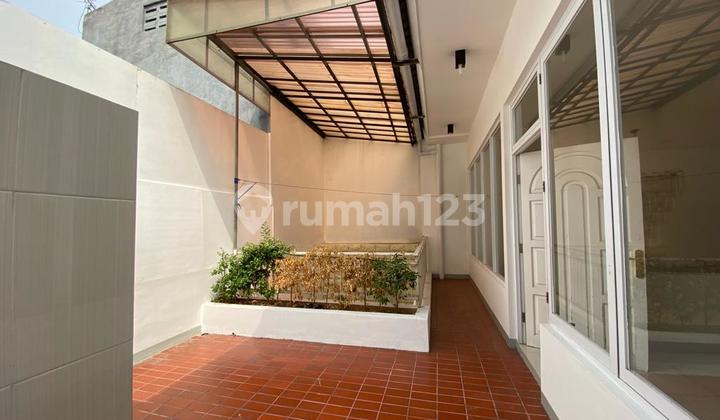Rumah Siap Huni dan Nyaman di Tanjung Duren Jakarta Barat Rumah Siap Huni dan Nyaman di Tanjung Duren Jakarta Barat