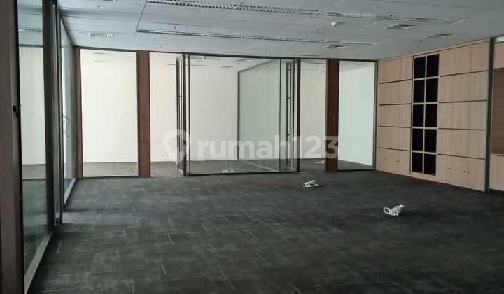 Office for Rent at Centennial Tower Gatot Subroto South Jakarta, Area 350m2, Fitted Condition
