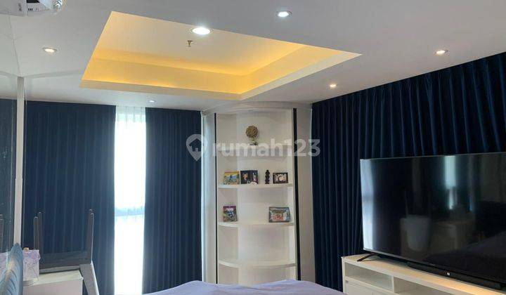 Apartemen Gold Coast 3+1br Hoek View Laut Furnished Lserl00016 2