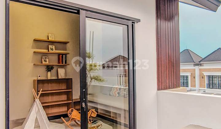 Rumah Mewah 3 Lantai dengan Attic Room Rooftop Jurangmangu Bintaro