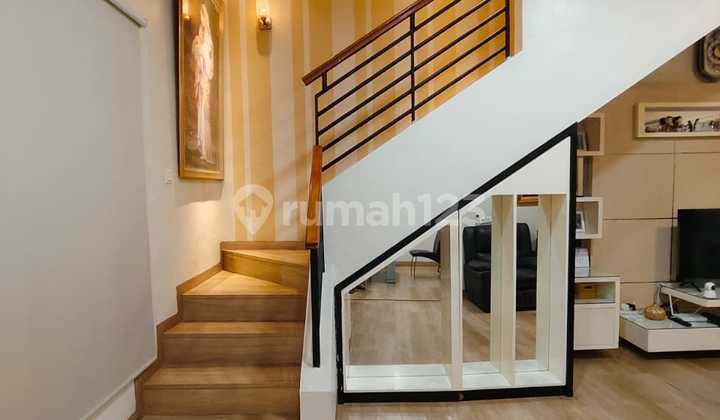 Rumah Mewah di The Springs Cluster Canary Timur Gading Serpong 2