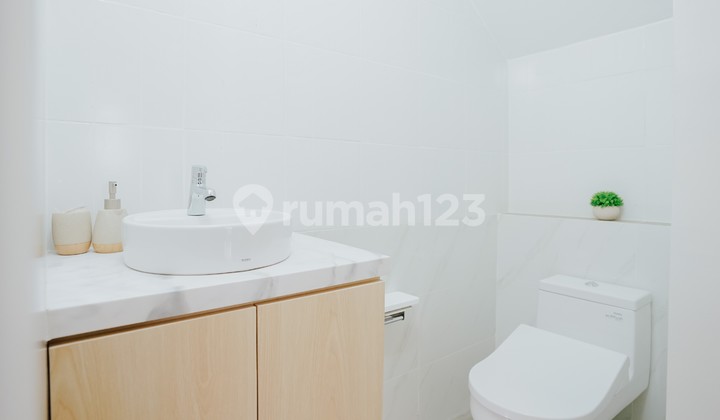 Rumah mewah 3 lantai desain Eropa Rempoa dekat Pondok Indah Bintaro 2