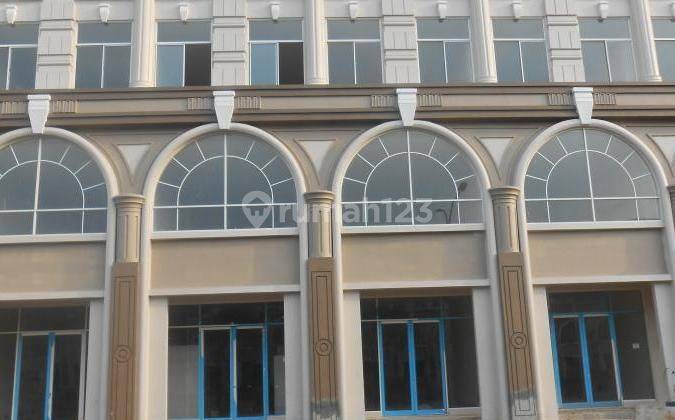 Ruko Jalan Utama Disewakan Posisi Terbagus Green Lake City 3