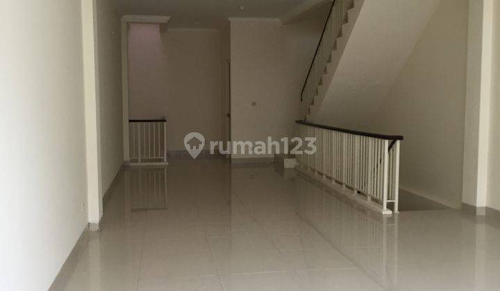 Ruko Jalan Utama Disewakan Posisi Terbagus Green Lake City 7