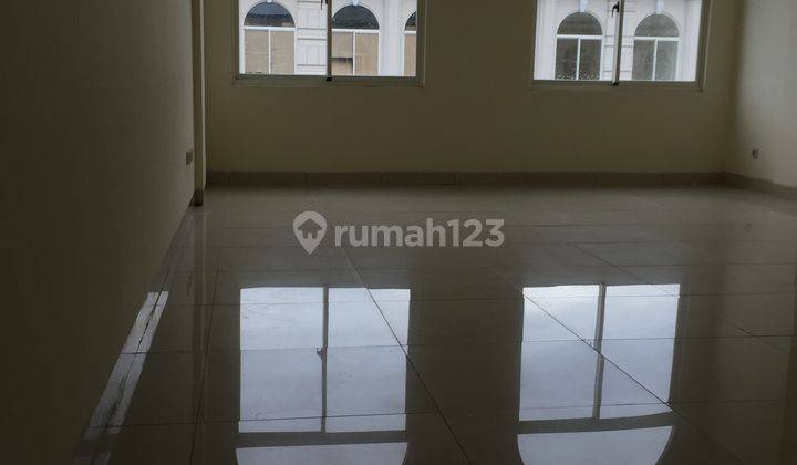 Ruko Jalan Utama Disewakan Posisi Terbagus Green Lake City 8