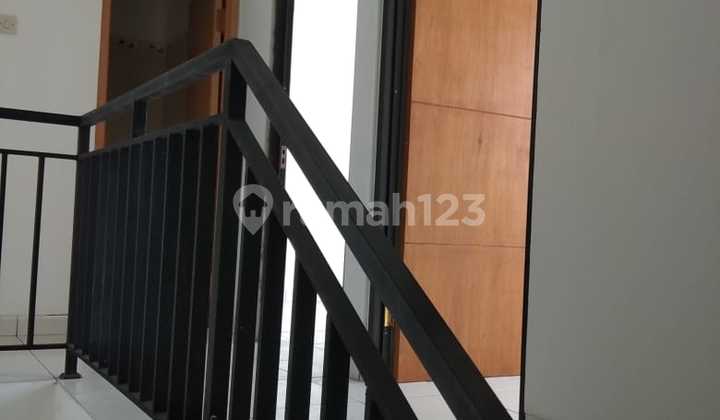 For Sale Ready-to-Occupy House in Tangerang Housing Complex