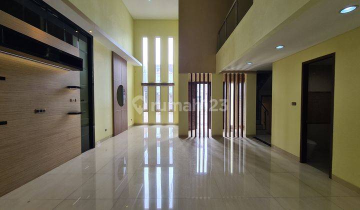 Rumah mewah 8x18 dijual di City Resort Hawaii cengkareng, jakarta barat 1