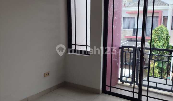 Disewakan Rumah Green Lake City Cluster Asia 6x15  2