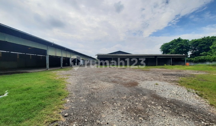 Leased Land in a Warehouse Complex Near the Port 1