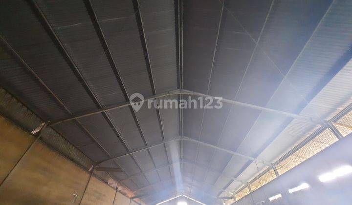 Gudang pinggir jalan nasional, kawasan industri Tugu, akses kontainer 12