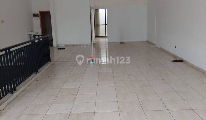 Ruko 2 lt siap pakai bagus di area premium tengah kota Semarang  3