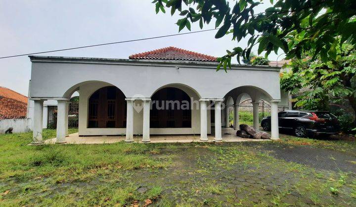 Rumah kuno gaya klasik dg halaman luas di kawasan elite Semarang 2