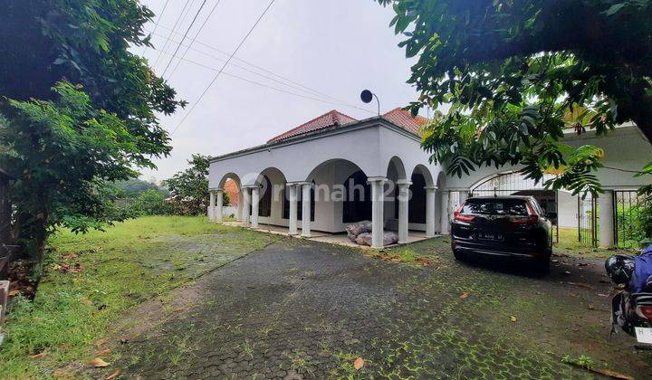 Rumah kuno gaya klasik dg halaman luas di kawasan elite Semarang 1