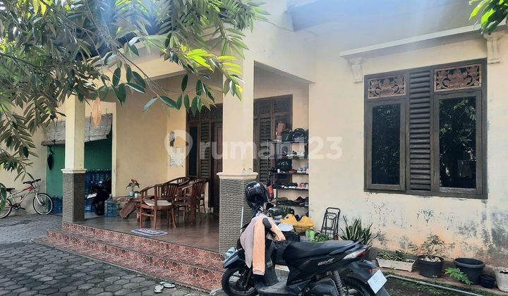 Rumah Sudut Cantik Dg Halaman Luas di Semarang Barat 2