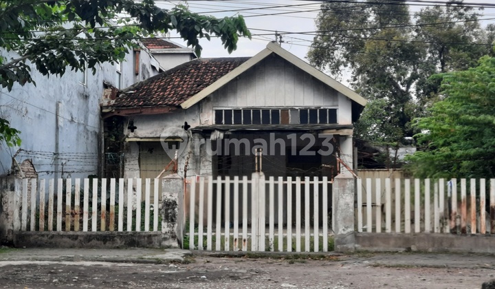 Old Town House Suitable for Restaurant Cafe 2