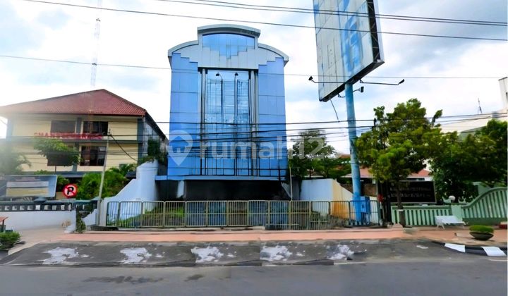 Gedung 4 Lantai Siap Pakai di Jl Pemuda Semarang