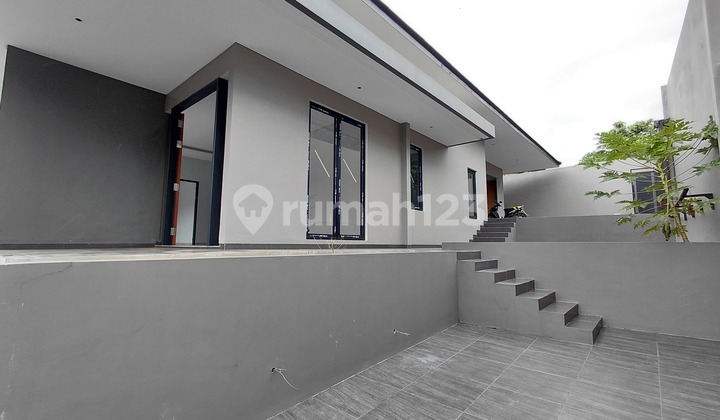 Rumah Mewah Dg Kolam Renang di Kawasan Elite Semarang 1