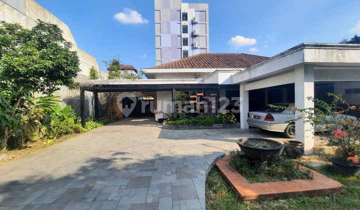 Rumah Kawasan Elite Dg Halaman Luas Di Tengah Kota Semarang 2