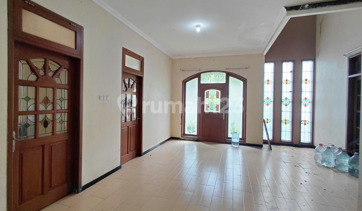 Rumah Mewah Hook di Bukit Sari Dekat Undip Semarang