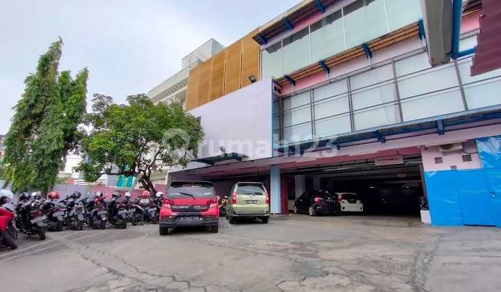 Ruang Usaha Dg Parkiran Luas di Cbd Kota Semarang