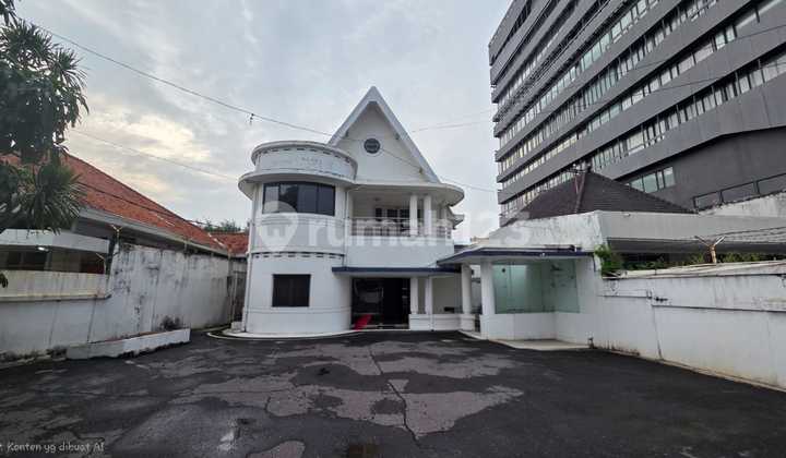 2-Story Business Space in the Golden Triangle of Semarang City