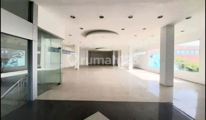 Gedung 4 Lantai Siap Pakai di Jl Pemuda Semarang 2