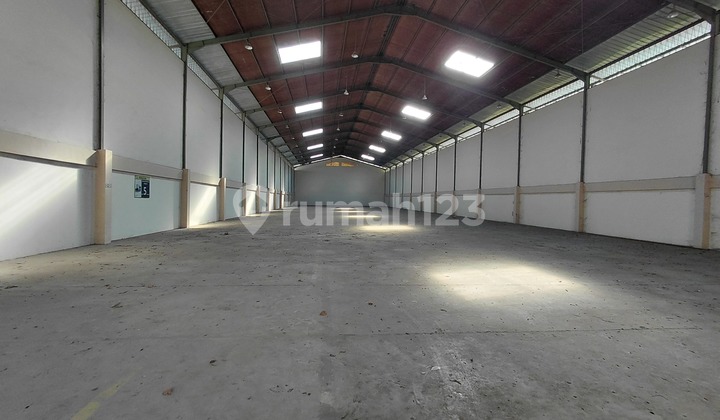 Gudang dengan Kantor Istimewa Dekat Akses Kontainer Gudang dengan Kantor Istimewa Dekat Akses Kontainer