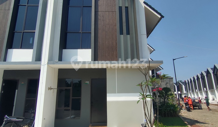 2-Story House Near Lippo Karawaci Area Tangerang