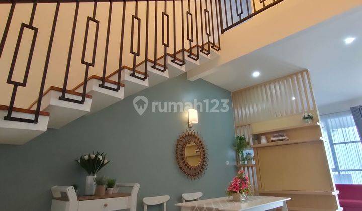 Rumah Dua Lantai  Lokasi Dekat ke Lippo & Gading Serpong  9