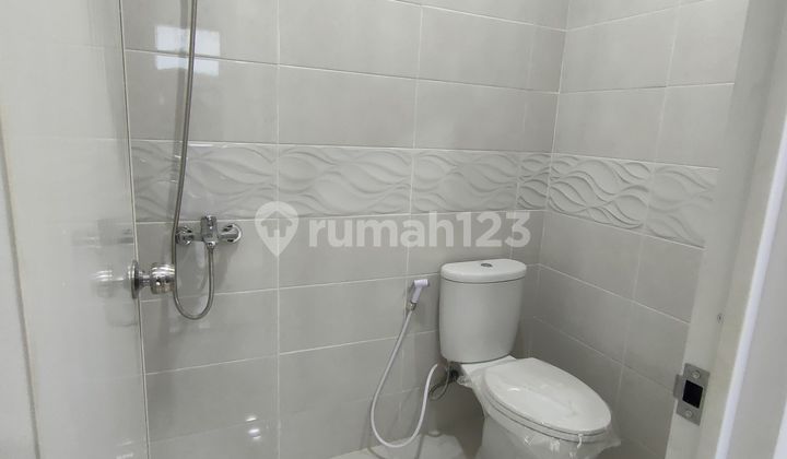 kamar mandi rumah dua lantai ready strategis