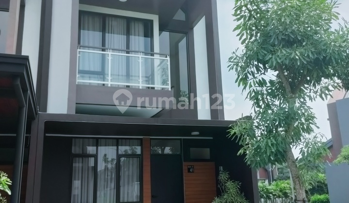 Rumah Dua Lantai Ready Stock Strategis ke BSD & Stasiun Kereta