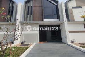 Rumah 2 Lantai Ready Stock Dekat Ke Kawasan Lippo Karawaci 