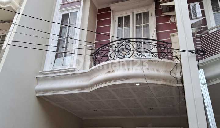 DISEWAKAN RUMAH 3LANTAI, GROGOL, BEBAS BANJIR, SANGAT STRATEGIS, Rp. 75jt/th nego (NSH 169) 2