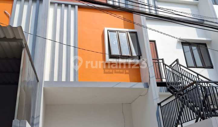 For sale fast!!! Brand new 3-story house, near market, boarding area, 2-car wide road, Rp. 2.15B firm negotiable (NSH150) For sale fast!!! Brand new 3-story house, near market, boarding area, 2-car wide road, Rp. 2.15B firm negotiable (NSH150)