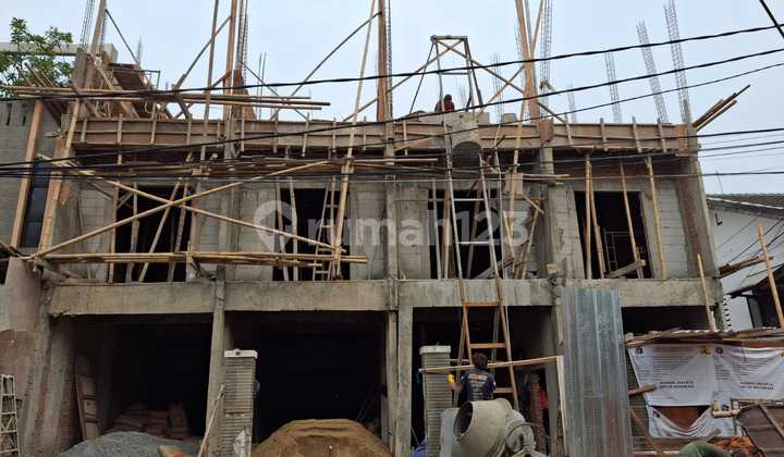 For Sale: Brand new 3-story house, 4 units available, wide road fits 3 cars, suitable for business, free first-floor furniture upgrade worth Rp. 120 million (NSH 153). For Sale: Brand new 3-story house, 4 units available, wide road fits 3 cars, suitable for business, free first-floor furniture upgrade worth Rp. 120 million (NSH 153).