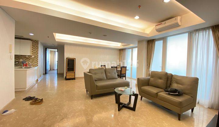 Apartment The Royale Springhill Residences 3 BR 192 Meter Golf  1