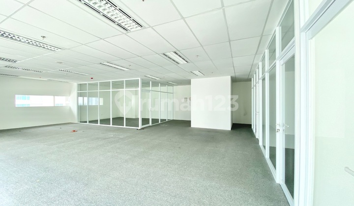 Sewa Ruang Kantor Springhill Office Kemayoran 211 Meter