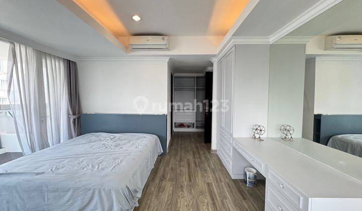 Sewa Apartemen Royale Springhill 3 Kamar 196 Meter Furnish 2