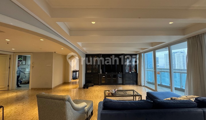 Jual penthouse 1 lantai apartemen royale springhill kemayoran