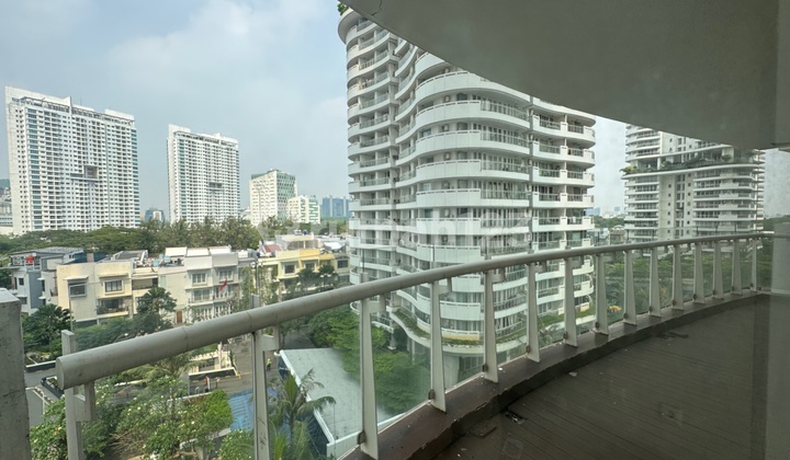 Jual Apartemen Royale Springhill 3 Bedroom 192 Meter Cash Only