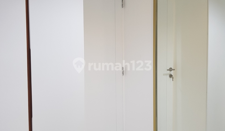 Apartemen royale springhill 3 kamar 192 furnish sudah sertifikat 2