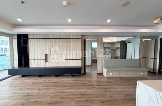 Royale Springhill Kemayoran Apartment 196 Meters with Certificate 2