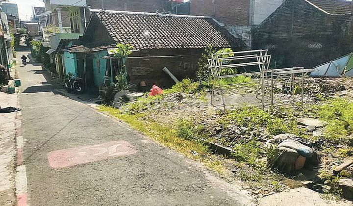 Land 89M² Potential for Building a Boarding House in Solo, Central Java.