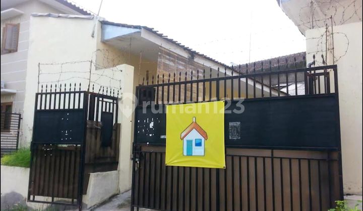 For Sale: 200M² Boarding House Behind UNS Solo Campus