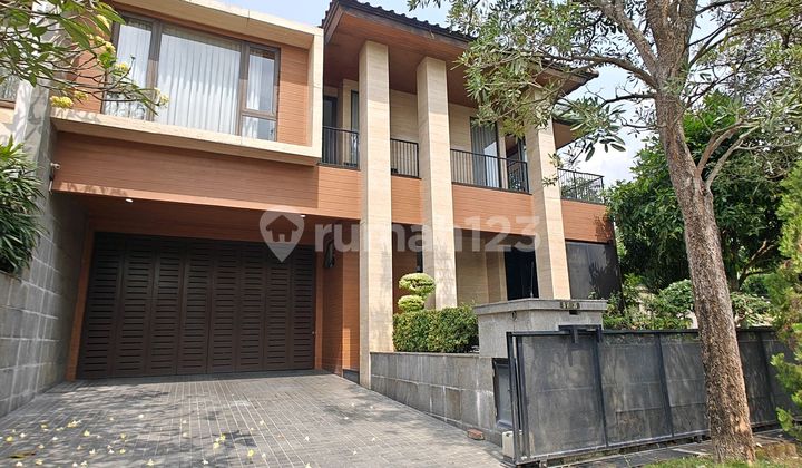 Rumah Mewah Candi Golf Semarang Atas Lingkungan Bagus Dekat Sis School Jual Cepat