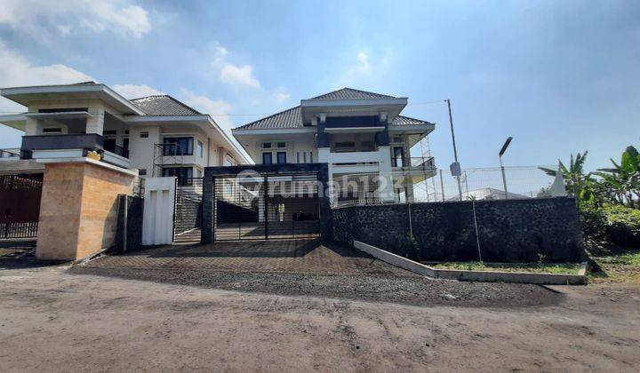 Villa Bukit Trawas Baru Gress Hook 1