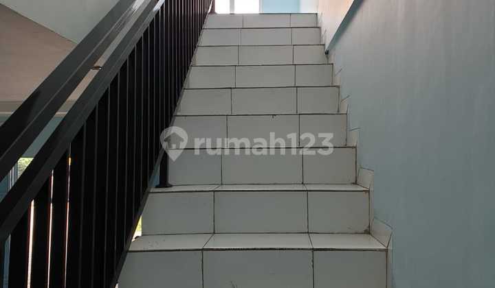 Strategic shop house, suitable for business in Pondok Ranji. 2