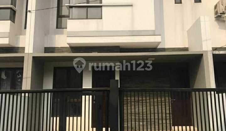 2-Story House, In a Flood-Free Cluster in Pondok Aren 2