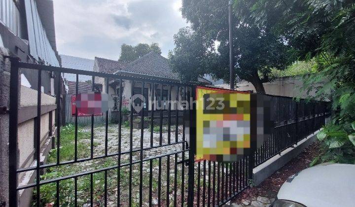 Rumah Pusat Kota Jl Kaca Piring Hadap Utara  1