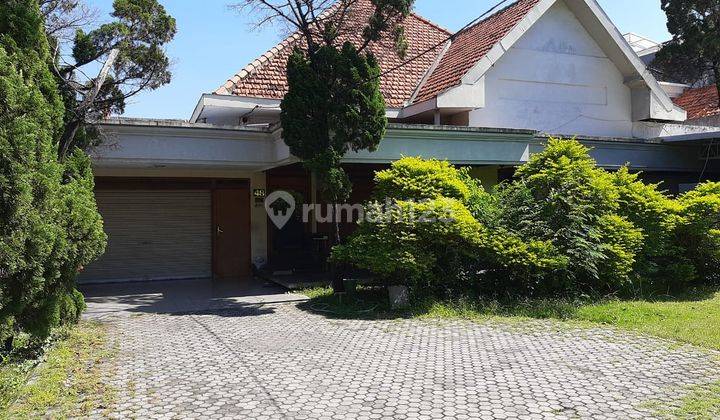 Rumah Pusat Kota Jl.imam Bonjol SHM Hadap Timur Luas 790 M2 2